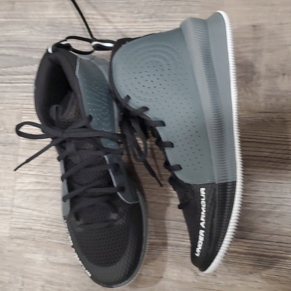 Under Armour W Jet High Top Sneakers - Picture 8 of 9